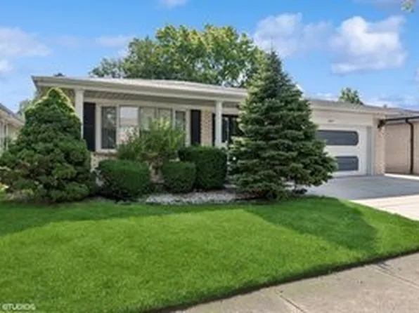 6915 N Waukesha Ave, Chicago, IL 60646