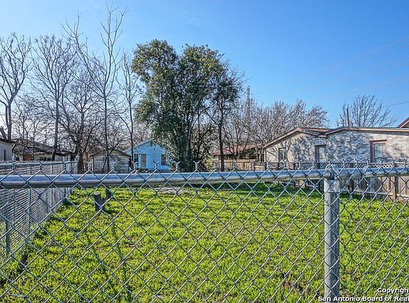3rd image of 1125 Rogers Ave
