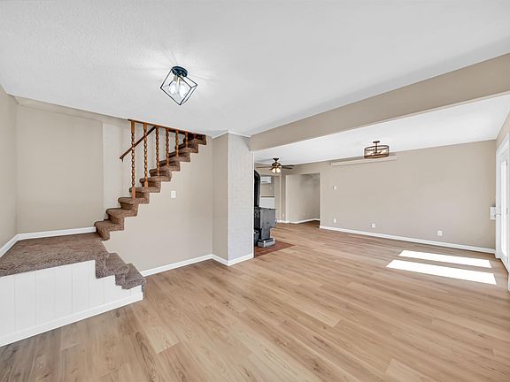 5th image of 332 Forest St