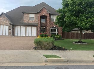 1050 Hunters Pointe, Bentonville, AR 72712