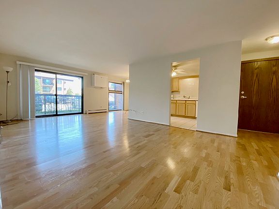 5th image of 8454 W Catalpa Ave Unit 3