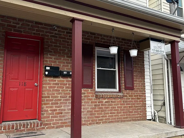 118 S Main St — Photo 1