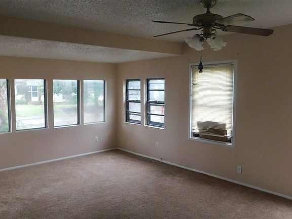 2nd image of 103 Lily St