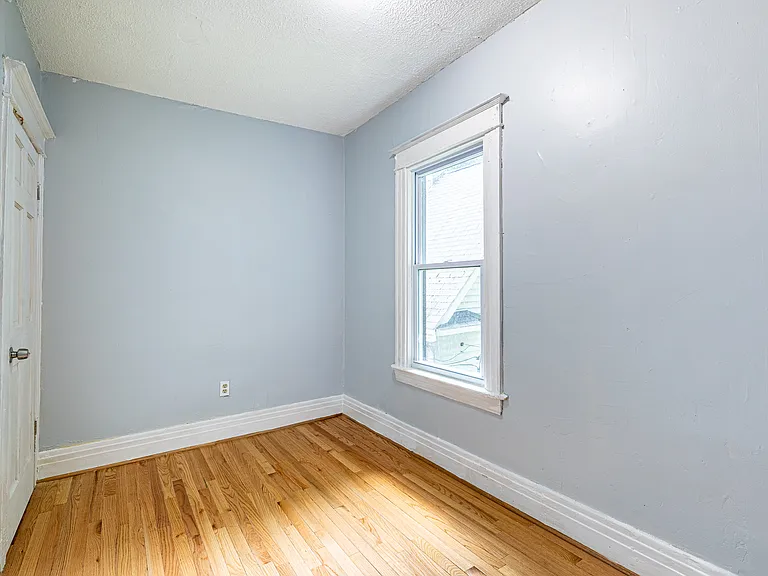 437 Cottage St — Photo 13
