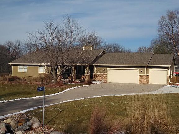 2nd image of 27425 Wildwood Dr