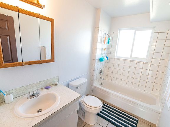 5th image of 44 5th St NE APT 9