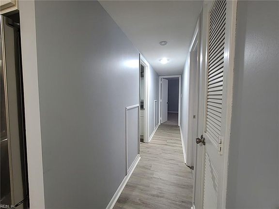 3rd image of 12762 Saint James Pl APT E
