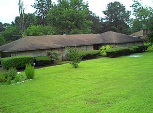 201 Plantation Dr, Vicksburg, MS 39183