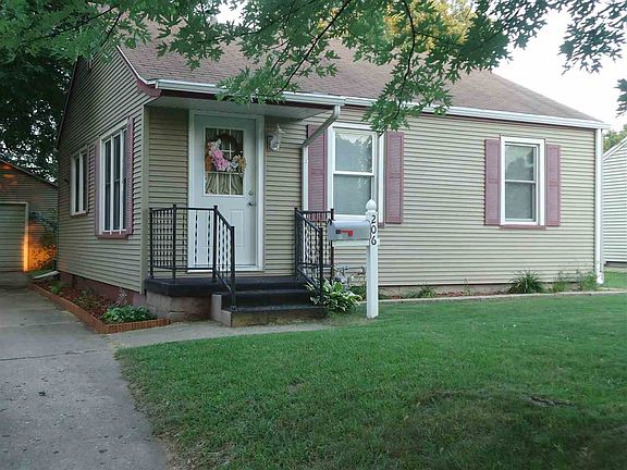 2nd image of 206 Sherwood Dr