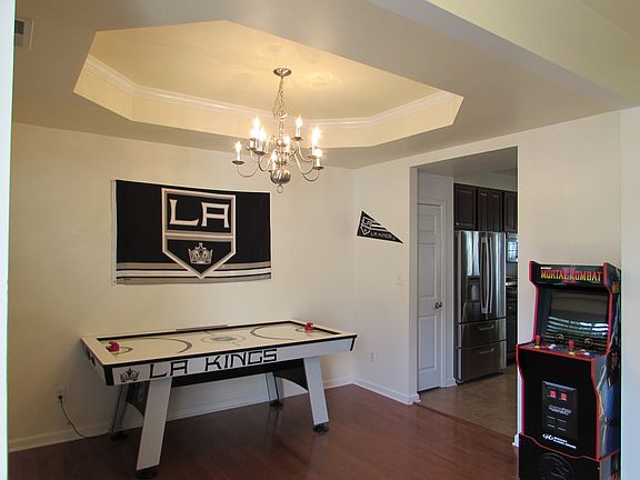 2nd image of 117 Kelly St #1
