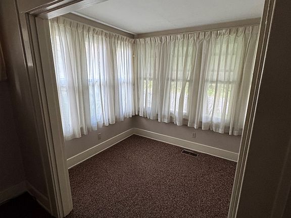 4th image of 2311 Sunrise Ave
