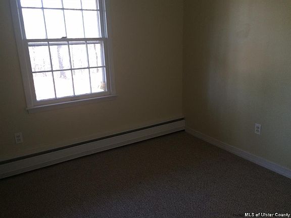 3rd image of 41 Flanders Ln