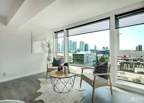 400 Melrose Ave E #302 Photo 1