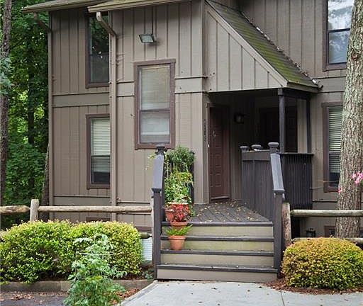 2nd image of 2103 Cumberland Ct SE