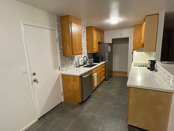 3rd image of 1336 Alder Pl