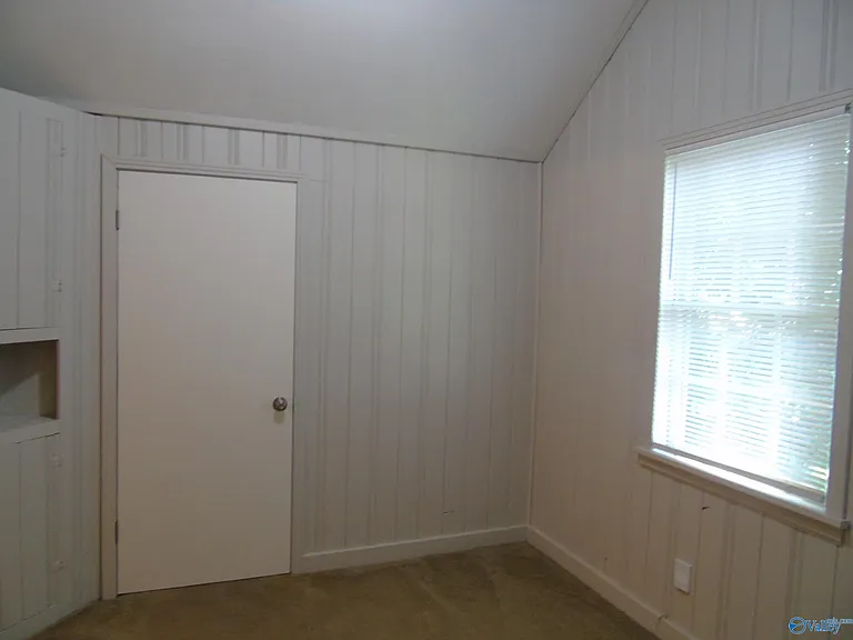 517 Oshaughnessy Ave NE — Photo 10