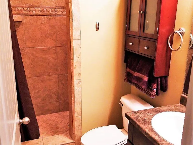 615 Coventry Ln — Photo 14