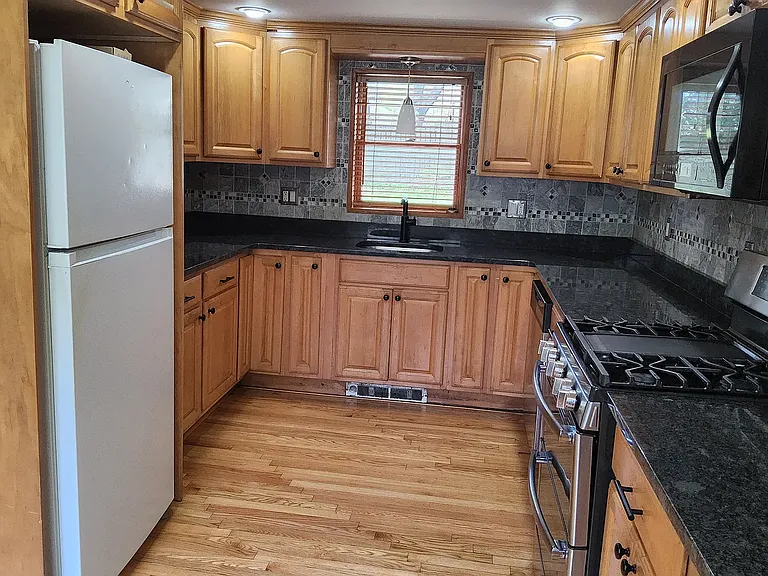 47 Park Ave — Photo 7