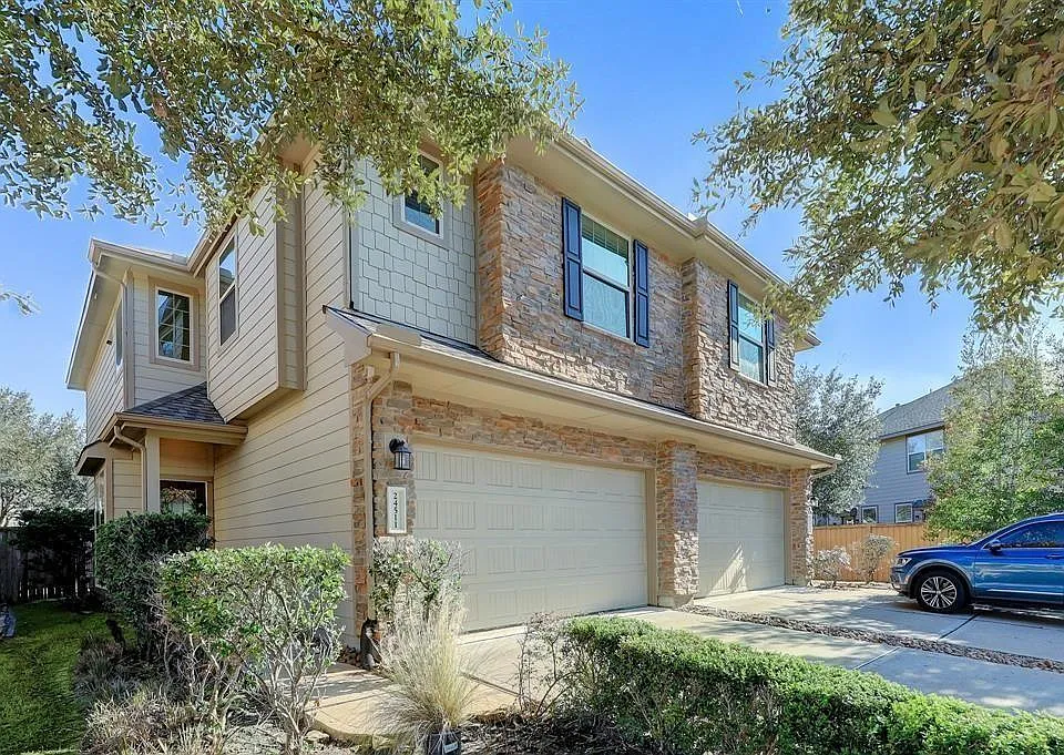 24511 Folkstone Cir