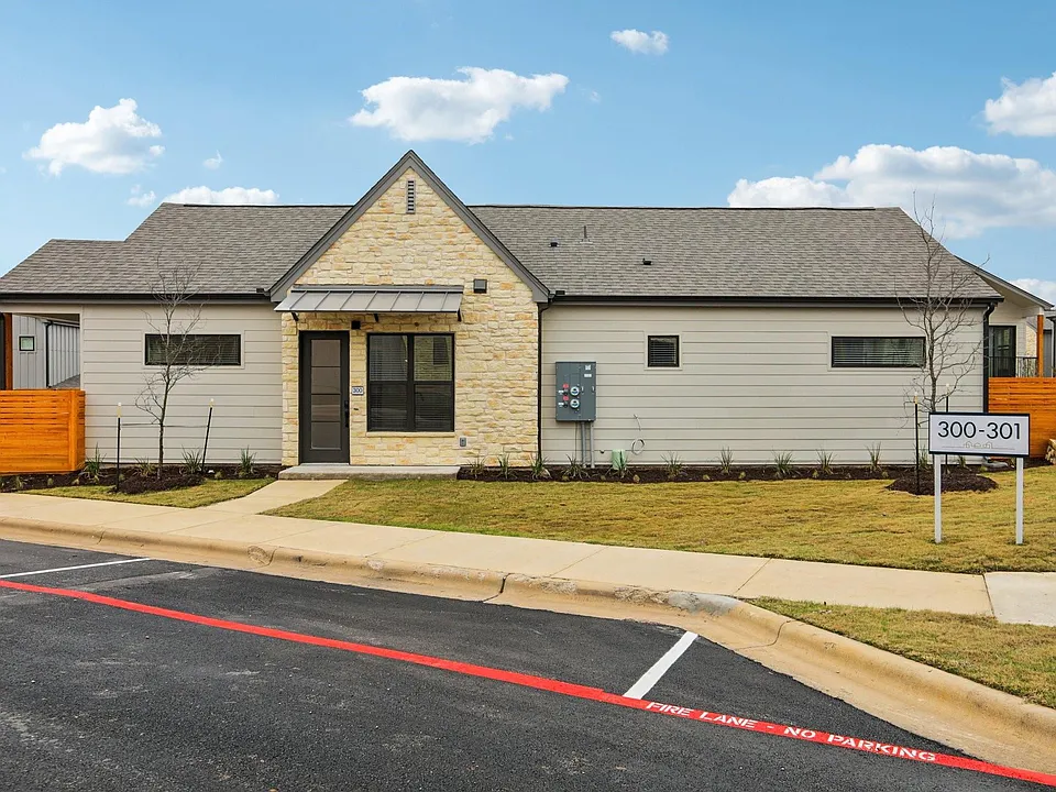 1601-301 Mustang Dr
