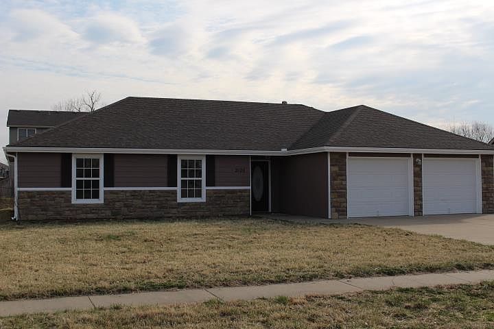 1st image of 2105 Willow Bend Dr