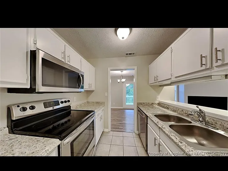 225 Waterdown Dr #11 — Photo 3