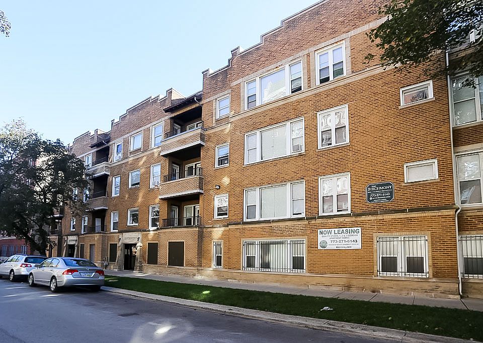 1st image of 7445 N Greenview Ave #212