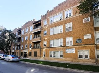 7445 N Greenview Ave #212, Chicago, IL 60626