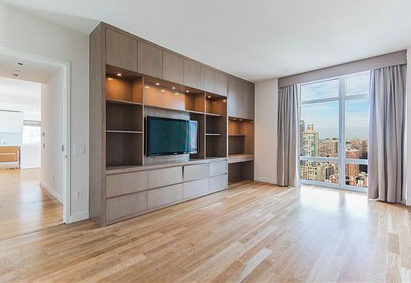 3rd image of 555 W 59th St APT 30A