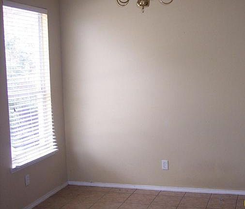 5th image of 8471 Fern Lake Ct