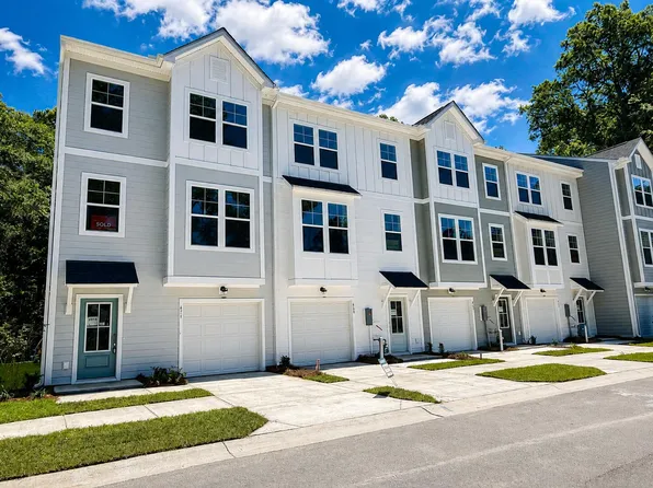 469 Caledon Ct, Johns Island, SC 29455