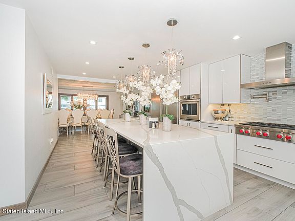 5th image of 20 Dawson Cir