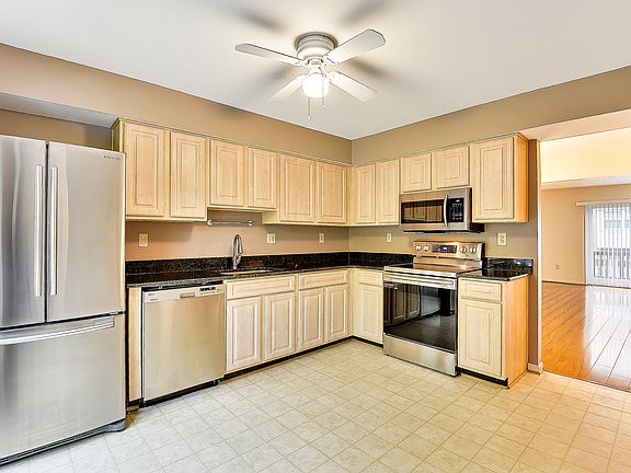 2nd image of 5234 Leeward Ln