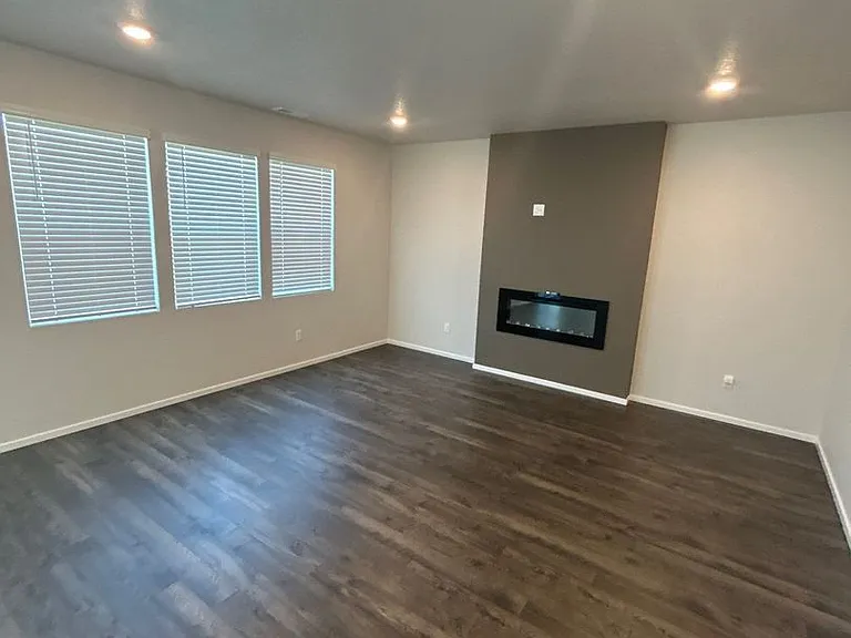 4809 Thyme Ave NE — Photo 5