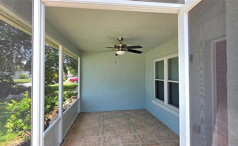 4743 Larchmont Ct — Photo 3