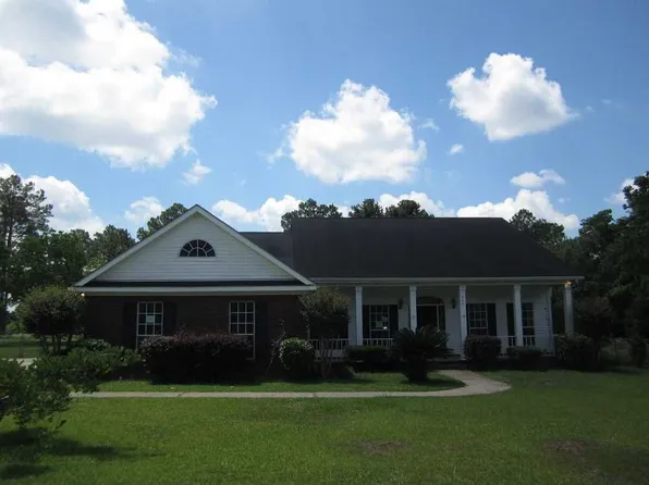 7665 Harbor Dr, Irvington, AL 36544