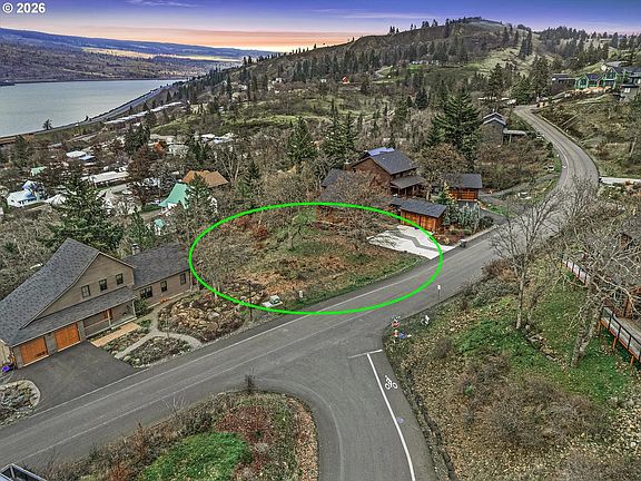 4th image of 895 5th Ave