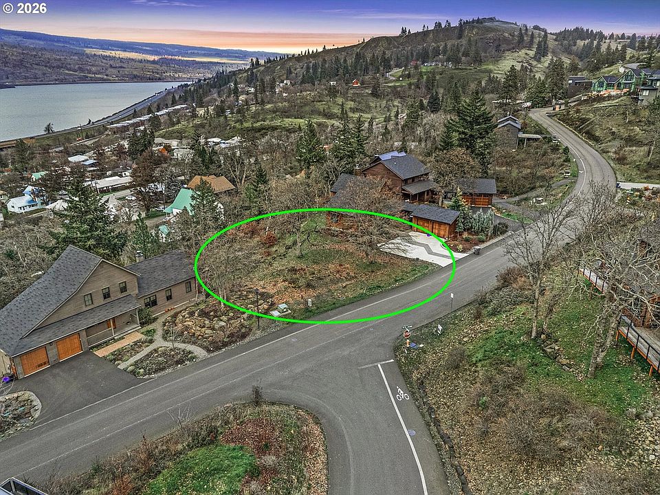 1st image of 895 5th Ave