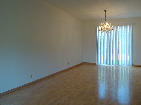 5th image of 2826 Deerwood Dr