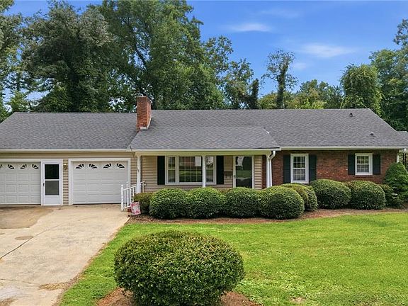 2nd image of 317 Hillcrest Dr