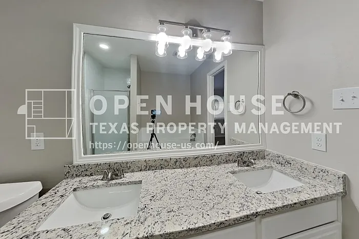 28811 Stapleford St — Photo 10
