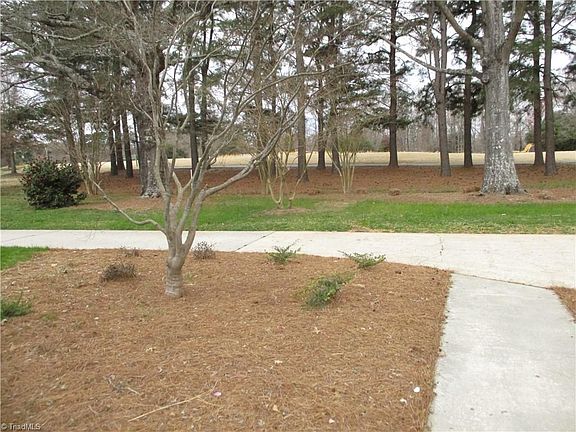 3rd image of 4107 Belvoir Dr