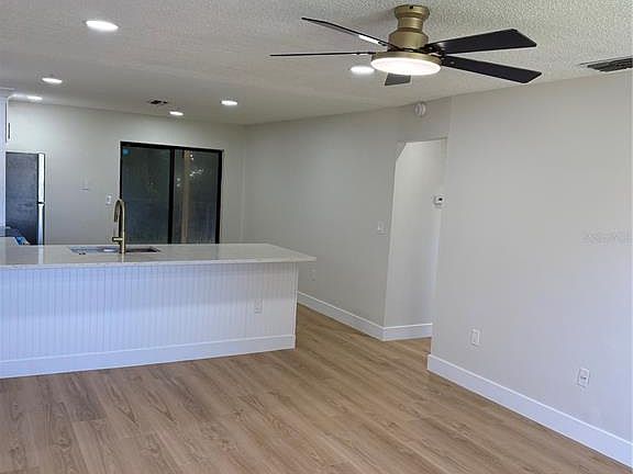 5th image of 352 Cocoa Ct