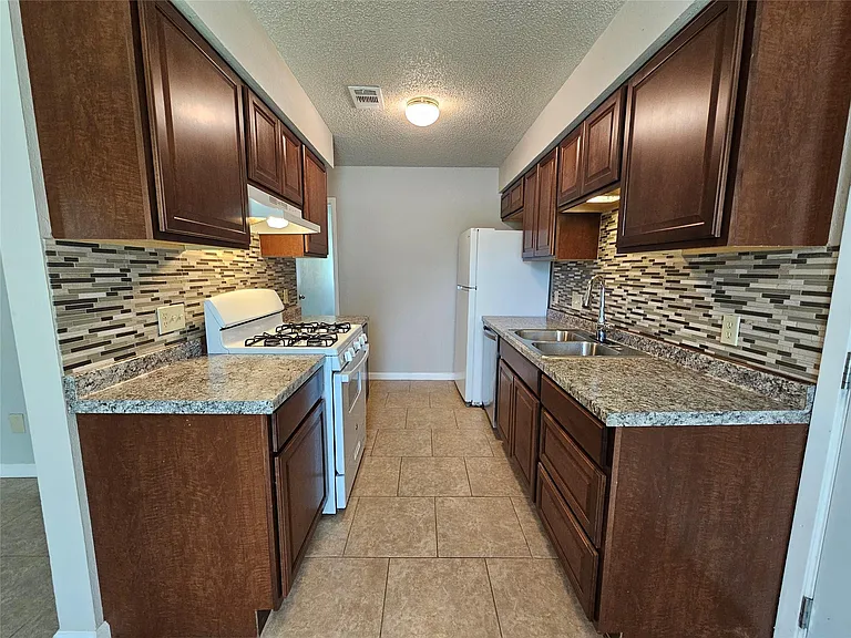6800 Lunar Dr #A — Photo 9