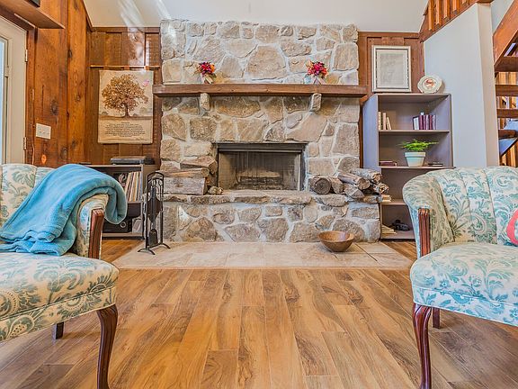 3rd image of 461 Miller Cove Cir