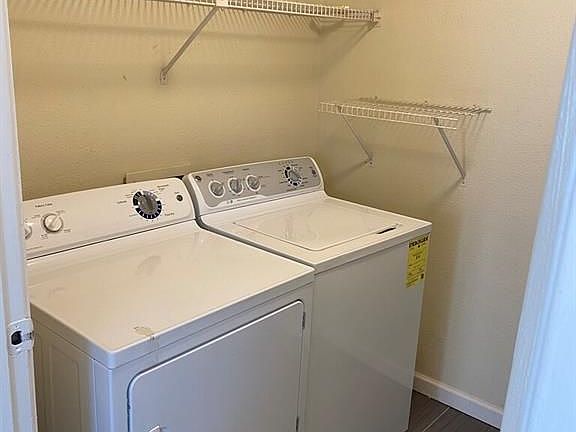 5th image of 3901 Woodchase Dr Unit 13