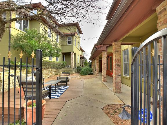 3rd image of 2101 N Lamar Blvd APT 5