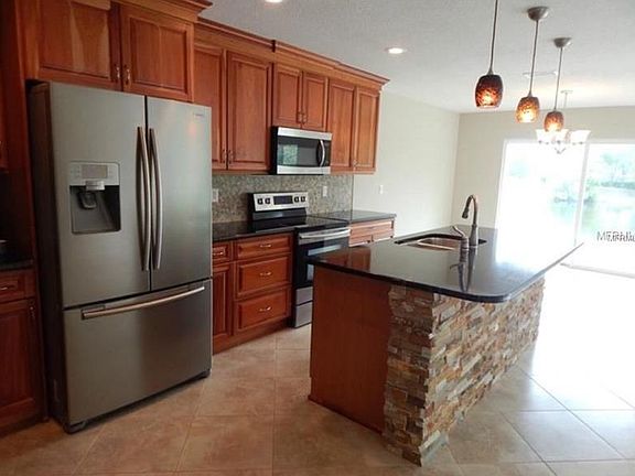 4th image of 4064 Parkway Blvd