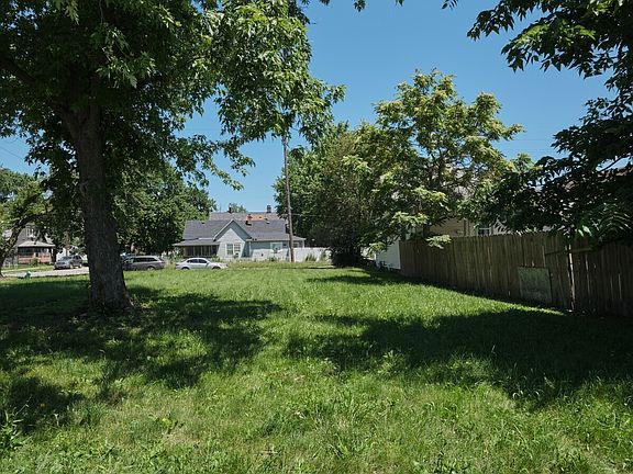 3rd image of 2527 Jackson St