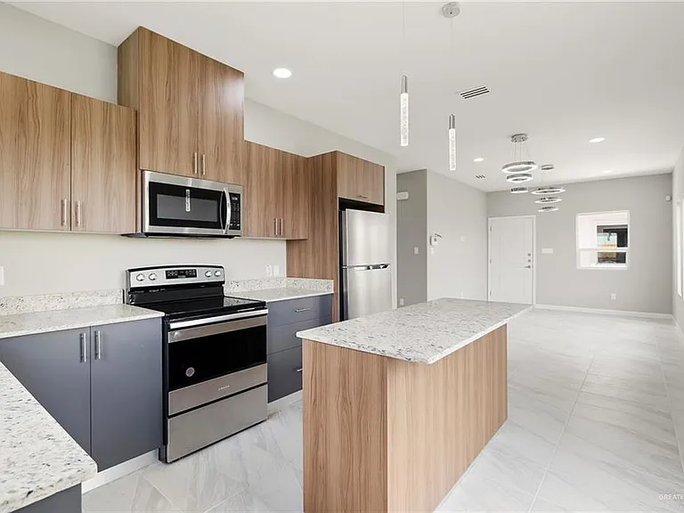3912 Las Vistas Ln #1 — Photo 5